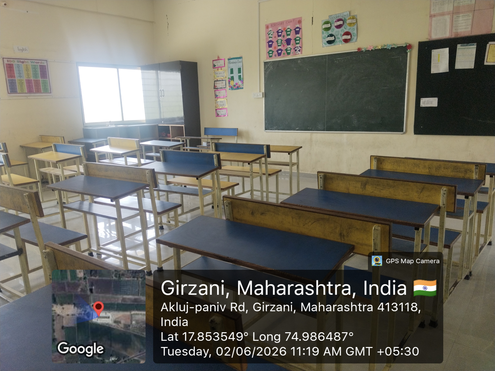 Teacher demonstrating a digital diagram